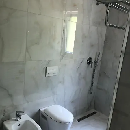 فندق Two Brothers B.a&s فالبني